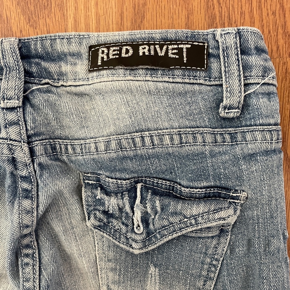 RED RIVET Low Rise DISTRESSED Cropped JEANS With Rhinestone Buttons Size 0 - Picture 8 of 12